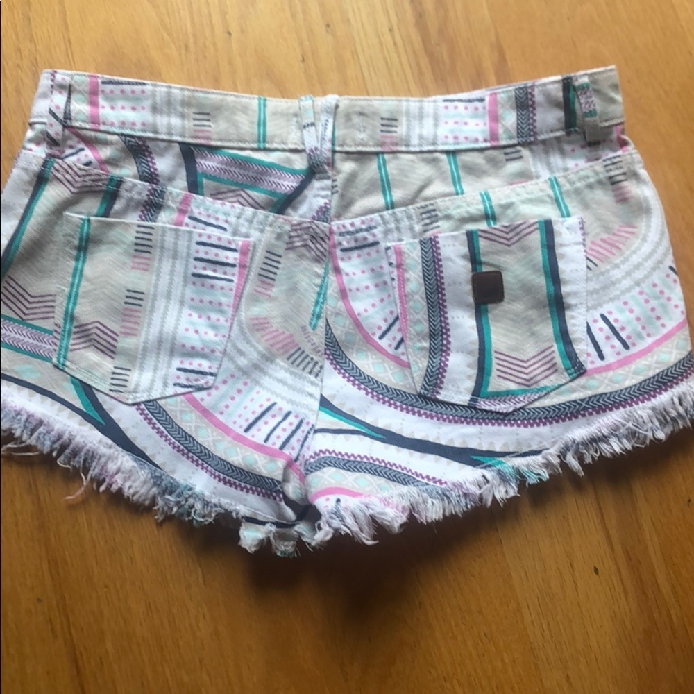 Roxy High Waisted Patterned Shorts - image 2